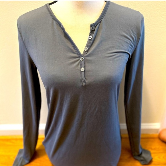Black, blue, white and gray long sleeve tees- Size small - Picture 3 of 8